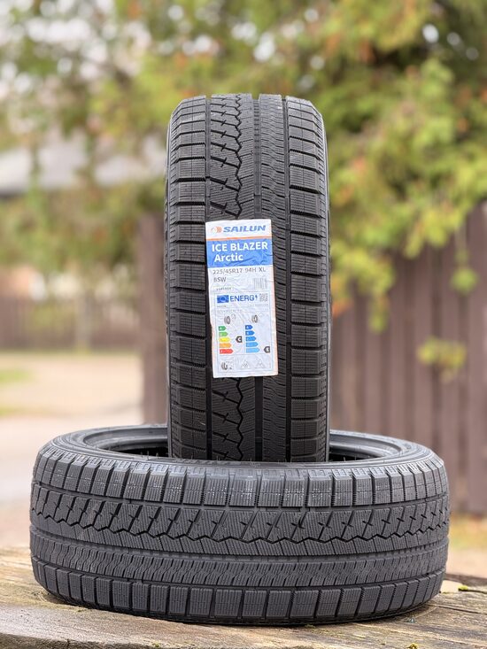 225/45R17 SAILUN ICE BLAZER ARCTIC 91H RP Friction CEB72 3PMSF M+S