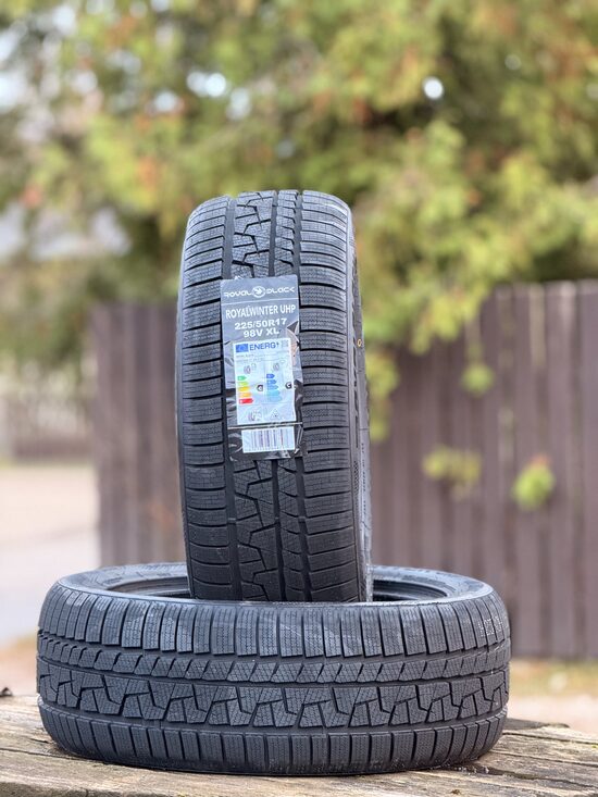 225/50 R17 ROYAL BLACK ROYALWINTER UHP