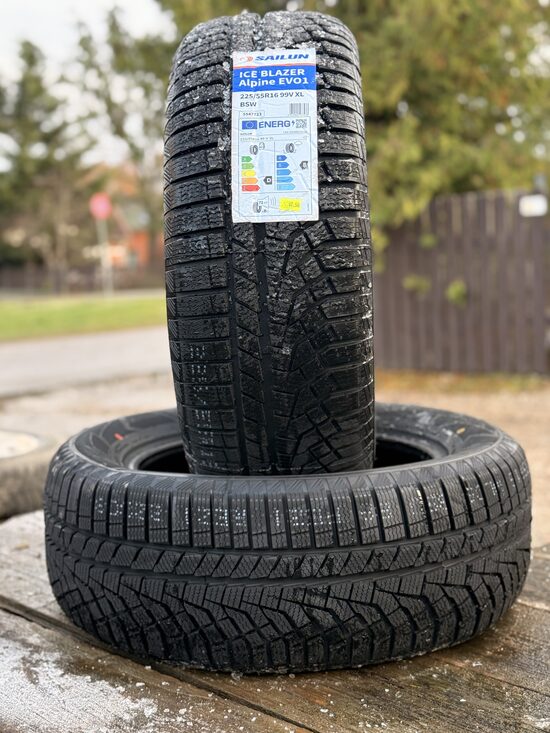 225/55R16 SAILUN ICE BLAZER ALPINE EV01